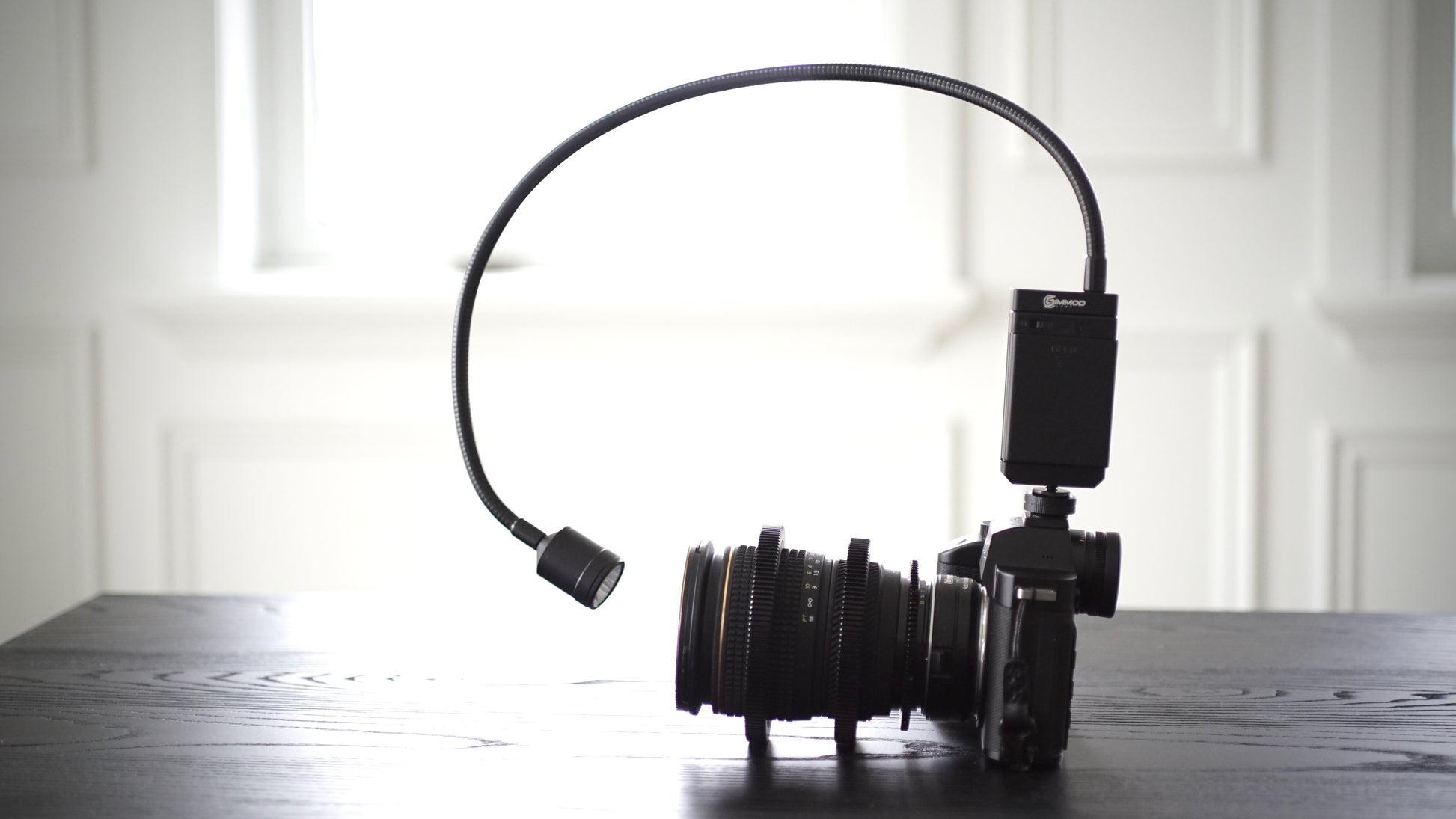 ARTICULATING FLASHLIGHT - 800 LUMENS image 0